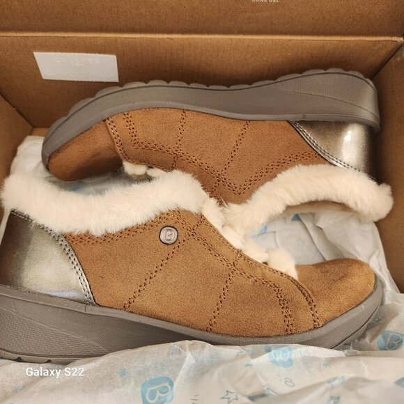 BZees Women's, Golden Shootie shoes. NIB. Size: various - Picture 8 of 11